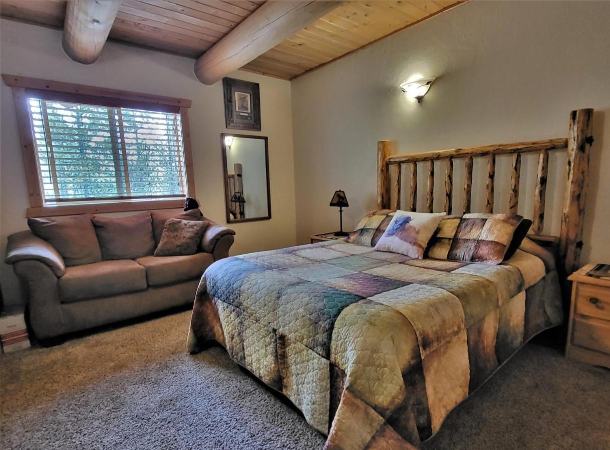 The Hideaway Lodge