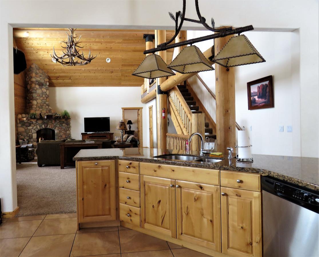 The Hideaway Lodge *
